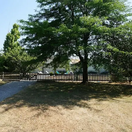 Villa La Rochelle -la Penaridere -21 Pers